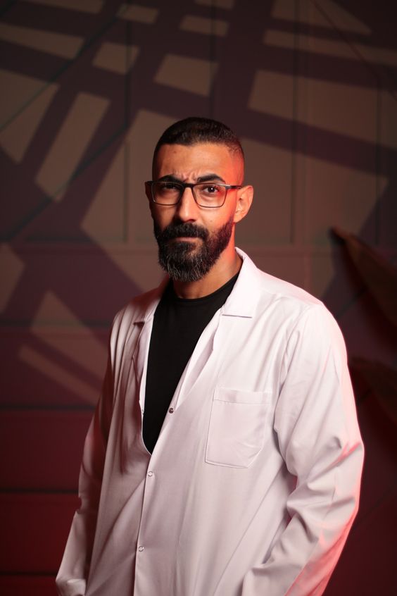 Mr. Ibrahim Kamel teaching chemistry